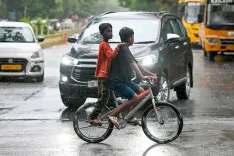 क्या दिल्ली एनसीआर में इस हफ्ते गरज-चमक के साथ बारिश होगी? मौसम विभाग का येलो अलर्ट जारी