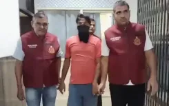 क्या दिल्ली पुलिस ने डेबिट कार्ड स्वैपिंग के फरार अपराधी को दबोचा?