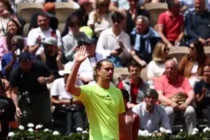 French Open: Zverev marches into quarter-finals after Griekspoor retires mid-match