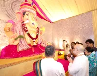 क्या अमित शाह ने अहमदाबाद में 'वस्त्रापुर महागणपति' महोत्सव में भाग लिया?