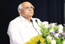 What is the status of Gujarat's Rs 18,000 crore infrastructure projects?