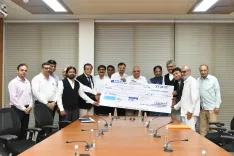 How is Gujarat government supporting its legal professionals with Rs 5 crore?