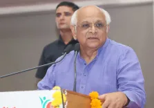 What is the Gujarat government's plan for the 3-day 'Shala Praveshotsav' drive?