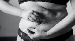 Hidden belly fat can predict Alzheimer’s 20 years before symptoms appear: Study