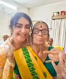 क्या <b>द केरल स्टोरी</b> की अदा शर्मा ने अपनी नानी के 106वें जन्मदिन पर संभाला कैमरा?