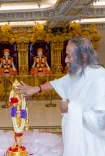 क्या 'आर्ट ऑफ लिविंग' के प्रणेता श्री श्री रविशंकर का मुंबई के बीएपीएस स्वामीनारायण मंदिर में दिव्य आगमन हुआ?