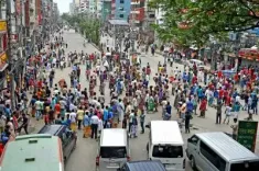 क्या बांग्लादेश में फैक्ट्री बंदी के विरोध में हंगामा हुआ?