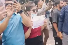 क्या नेपाल में युवा विरोध प्रदर्शनों ने दो पड़ोसी देशों के विद्रोह की याद दिलाई?
