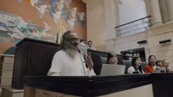 क्या <b>गुरुदेव श्री श्री रविशंकर</b> ने कोलंबिया की संसद में <b>हिंसा मुक्त</b> और <b>शांतिपूर्ण विश्व</b> का सपना देखने की अपील की?