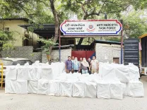 Did police bust an illicit cigarette godown in Delhi?