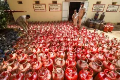 How Did India Achieve LPG Delivery to Over 33 Crore Consumers Within Hours?