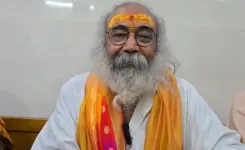 क्या उद्धव ठाकरे इंडिया गठबंधन से मुक्त होना चाहते हैं? आचार्य प्रमोद कृष्णम का बड़ा बयान
