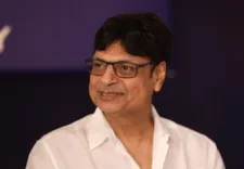Does Irshad Kamil Believe Every Detail Matters in Creativity?