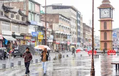 क्या जम्मू-कश्मीर में बारिश रुकी है? अगले कुछ घंटों में हल्की बूंदाबांदी की संभावना