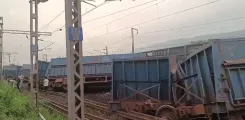 क्या झारखंड के सरायकेला में दो मालगाड़ियों की टक्कर ने एक बड़ी त्रासदी को रोका?