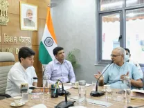How is Jyotiraditya Scindia Evaluating the Quarterly Performance of Telecom PSUs?