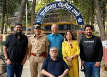 क्या इंस्पेक्टर मधुकर जेंडे से मिले पर्दे के हीरो मनोज बाजपेयी? ओम राउत ने साझा की यादगार तस्वीरें
