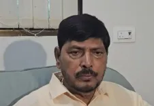क्या केंद्रीय मंत्री रामदास आठवले ने ठाकरे ब्रांड को ध्वस्त बताया?