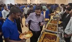 क्या खान सर ने छात्रों को सम्मान देने के लिए तीसरी रिसेप्शन पार्टी आयोजित की?