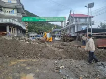 How is the BRO Assisting Stranded Tourists in Tawang?