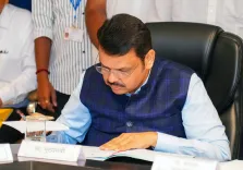 How is Maha CM Fadnavis Ensuring Completion of Stalled Irrigation Projects?
