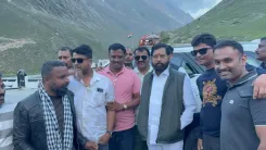 क्या महाराष्ट्र के डिप्टी सीएम एकनाथ शिंदे ने कश्मीरियों से मुलाकात कर पर्यटन की स्थिति को बेहतर बताया?