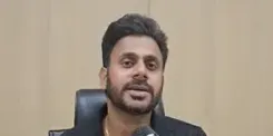 क्या मैनचेस्टर टेस्ट में इंग्लैंड की टीम ने भारतीय टीम को पीछे छोड़ दिया है?