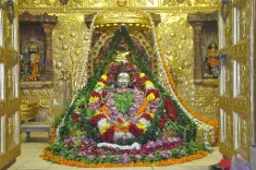 क्या आपके मन में अशांति है और कुंडली में चंद्र दोष है? इन मंदिरों में जाकर करें दर्शन!