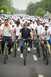 Did Mansukh Mandaviya Lead the Nationwide Fit India Sundays on Cycle?