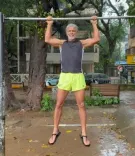 Did Milind Soman Really Perform a 30 Second Pull-Up in the Mumbai Rain?