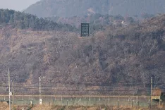Why Did the Military Suspend Loudspeaker Broadcasts Against North Korea?