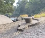क्या नदी की धारा के मध्य हजारों शिवलिंग मौजूद हैं? पानी का स्तर कम होते ही महादेव भक्तों को दर्शन मिलते हैं