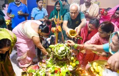 क्या एनसीआर में काले बादलों का डेरा है, सावन के अंतिम सोमवार पर मंदिरों में श्रद्धालुओं का आगमन?