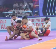 How Did U Mumba Secure a Thrilling Win Against Gujarat Giants?