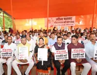 क्या भाजपा ने महात्मा गांधी की प्रतिमा के समक्ष मौन धरना देकर एक महत्वपूर्ण मुद्दे को उठाया?
