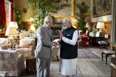 क्या प्रधानमंत्री मोदी ने ब्रिटेन के किंग चार्ल्स तृतीय से मुलाकात कर भारत आने का आमंत्रण दिया?