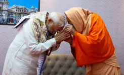 क्या प्रधानमंत्री नरेंद्र मोदी ने मोतिहारी में स्वामी शक्ति शरणानंद से आशीर्वाद लिया?