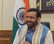 क्या जब भी भारत पर विपत्ति आती है, कांग्रेस का युवराज विदेश चला जाता है?