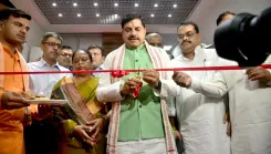 क्या रेल यात्रियों को 11 वर्षों में मिली विश्व स्तरीय सुविधाएं?