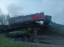 Did a Freight Train Derail After a Bridge Collapse in Russia?