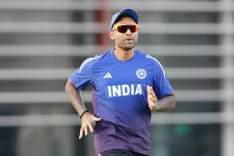 क्या साथी खिलाड़ियों की मेहनत देख सूर्यकुमार यादव के चेहरे पर मुस्कान आई?
