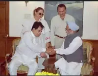 Saira Banu recalls when former PM Manmohan Singh personally welcomed
 Dilip Kumar