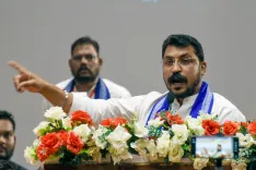 क्या सांसद चंद्रशेखर ने गयासुद्दीन हैदर कैनाल पर बसी बस्ती को उजाड़ने का आरोप लगाया?