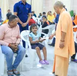 क्या स्कूल जाना चाहती हूं, आप मेरा एडमिशन करवा दीजिए? सीएम योगी का बच्ची संग बातचीत का वीडियो वायरल