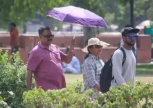 Is Delhi Facing Unbearable Heat and High Humidity? IMD Predicts Light Rain