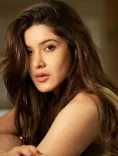 Can Shanaya Kapoor's Smiles Reflect the Magic of Her First Outdoor Shoot with Vikrant?