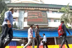 क्या शीर्ष 10 में से 6 कंपनियों का मार्केट कैप 1.62 लाख करोड़ रुपए बढ़ा, एयरटेल ने शीर्ष स्थान हासिल किया?