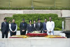Did Singapore PM Lawrence Wong Pay Tribute to Mahatma Gandhi at Raj Ghat?