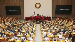 South Korea: National Assembly votes to impeach Yoon over failed martial law bid (Lead) 