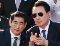 South Korean ex-Defence Minister attempts suicide at detention facility
